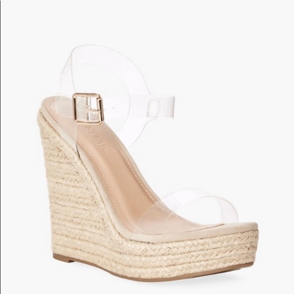 Transparent heel, very comfortable.